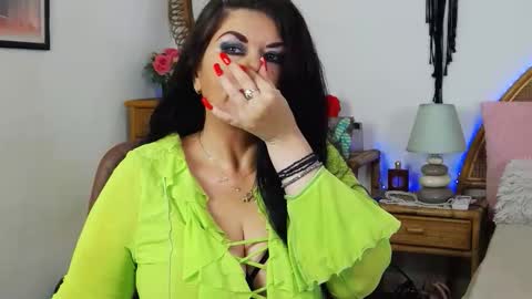 HellenMoon online show from October 27, 9:05 am