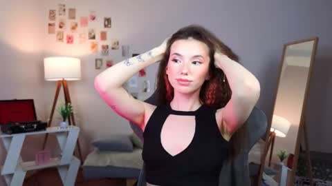 Maya online show from December 19, 4:37 am