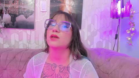 Snapshot of deva_blue chatting on January 4, 2:46 am Deva Blue online show from January 4, 2:46 am