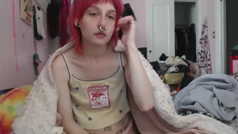 poutyangel online show from May 21, 7:12 pm