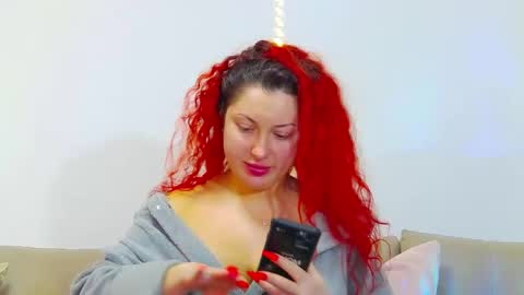 AlexaMills online show from November 25, 9:00 am