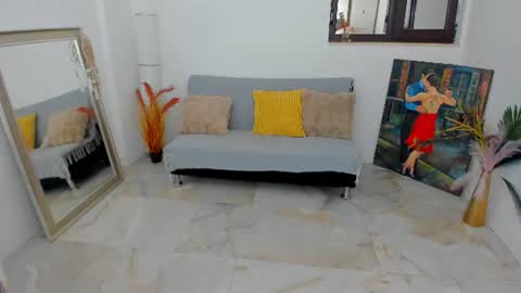 Deya online show from July 9, 6:32 pm