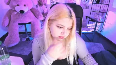 Dia online show from December 4, 10:54 pm