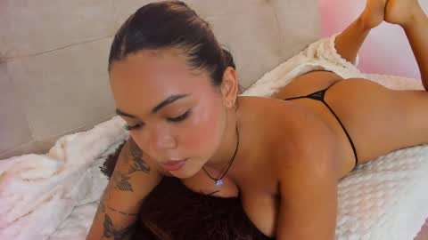 diamond_canela online show from May 1, 12:25 am