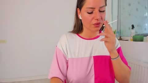 diamondkay_ online show from May 2, 8:50 am