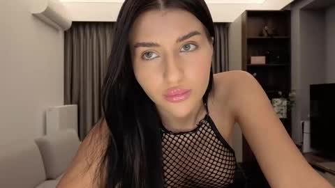 Iris online show from December 18, 8:57 pm