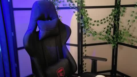 Diana online show from May 2, 3:59 pm