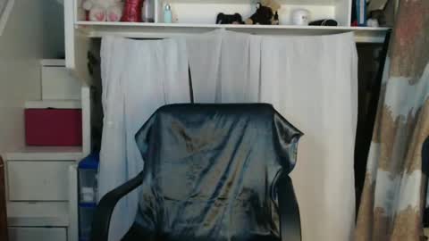 Snapshot of diana_smit_ chatting on January 9, 9:06 am diana online show from January 9, 9:06 am