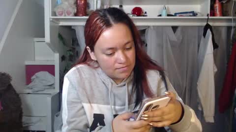 Snapshot of diana_smit_ chatting on December 6, 7:00 pm diana online show from December 6, 7:00 pm