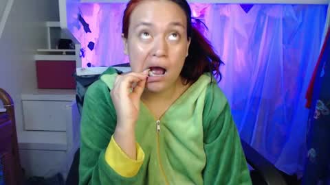 Snapshot of diana_smit_ chatting on December 14, 8:08 pm diana online show from December 14, 8:08 pm