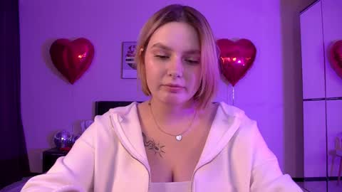 Snapshot of dianemills chatting on February 26, 7:08 pm Diane Mills online show from February 26, 7:08 pm