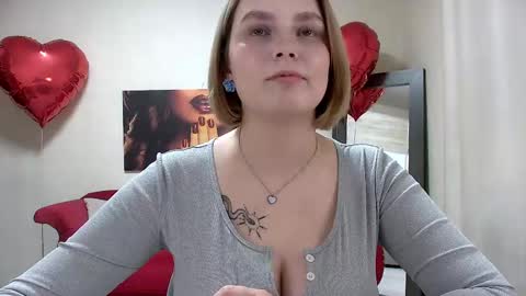 Snapshot of dianemills chatting on February 22, 5:44 am Diane Mills online show from February 22, 5:44 am