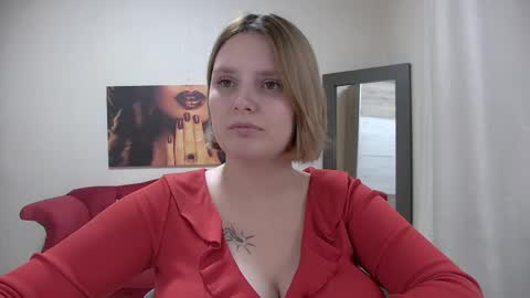 Snapshot of dianemills chatting on January 25, 3:14 pm Diane Mills online show from January 25, 3:14 pm