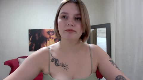 Snapshot of dianemills chatting on February 1, 5:39 am Diane Mills online show from February 1, 5:39 am