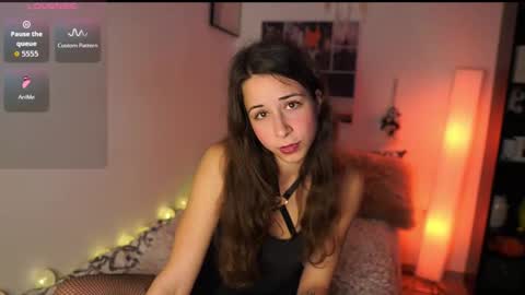 Dina online show from February 19, 2:38 pm