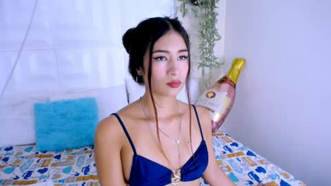DINA online show from May 5, 10:57 pm