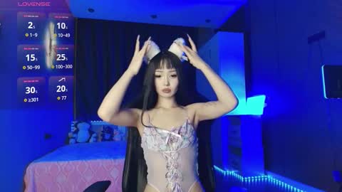 Reina online show from March 13, 1:23 pm