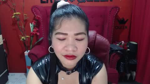 LatexQueen online show from March 8, 8:02 pm