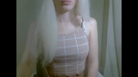 DitaMilton online show from October 5, 7:52 pm