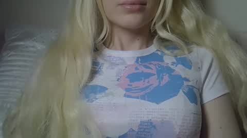 DitaMilton online show from January 11, 8:14 pm