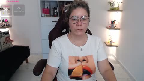 Diva online show from June 15, 2:06 pm
