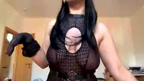 divine2710 online show from September 19, 10:36 am