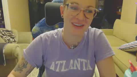 Snapshot of dixie_comanche chatting on January 21, 3:37 am dixie_comanche online show from January 21, 3:37 am