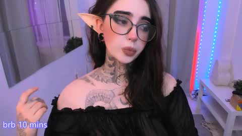 Snapshot of dixipixi_ chatting on September 14, 7:39 am dixipixi_ online show from September 14, 7:39 am