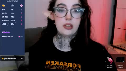 Snapshot of dixipixi_ chatting on March 6, 6:52 am dixipixi_ online show from March 6, 6:52 am