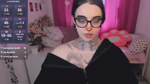 dixipixi_ online show from July 24, 10:35 am