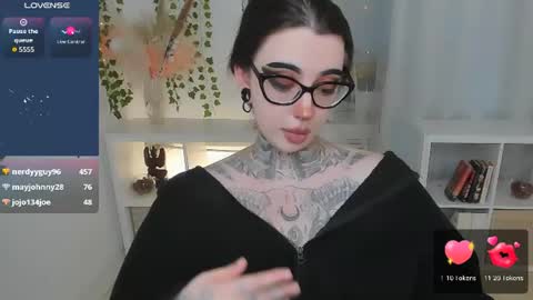 dixipixi_ online show from July 17, 10:30 am