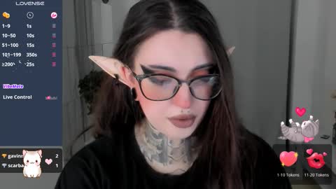 Snapshot of dixipixi_ chatting on October 19, 6:37 am dixipixi_ online show from October 19, 6:37 am