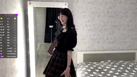 Annie PVT IS OPEN online show from October 1, 6:13 pm