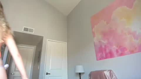 doeeyedpeach online show from August 9, 9:40 pm