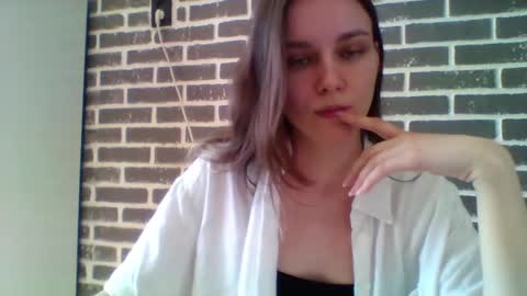 dolcezza_ online show from April 22, 11:29 am