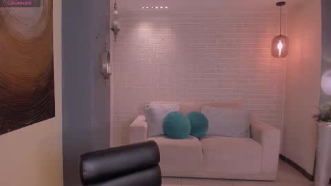 Dolcie  online show from January 19, 12:29 am