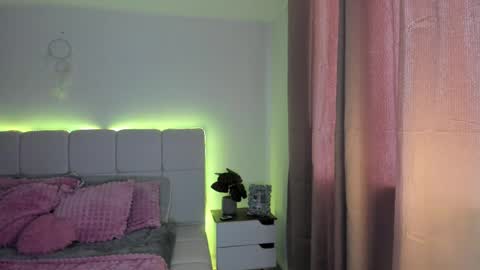 doll_oriana online show from March 5, 9:21 pm