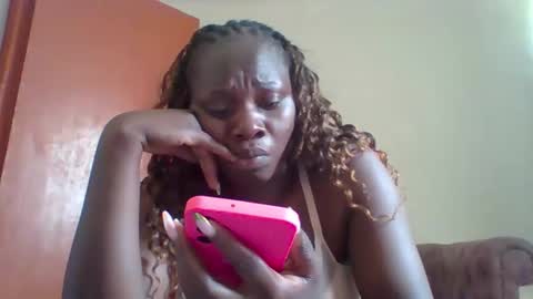 dollyvee online show from April 29, 11:13 am