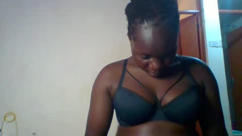 dollyvee online show from July 3, 6:47 pm