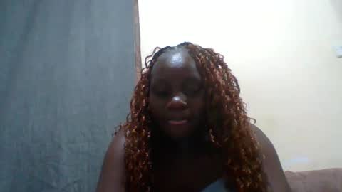 dollyvee online show from December 16, 6:14 pm