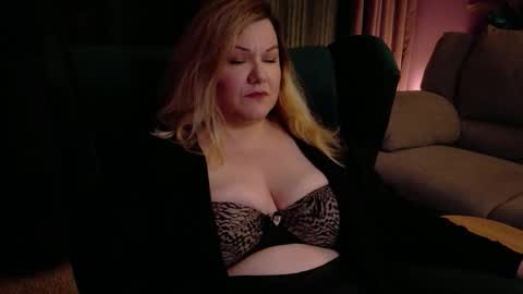 SADE online show from February 12, 10:33 pm