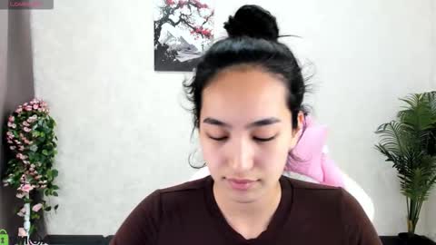 Aura online show from November 4, 7:57 am