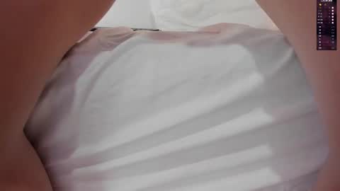 Snapshot of donnapaul_ chatting on September 10, 1:44 pm Paula DiazGMT-5 0730 - 1400 online show from September 10, 1:44 pm