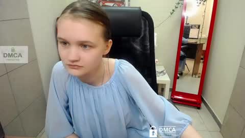 Sia online show from May 20, 12:35 pm