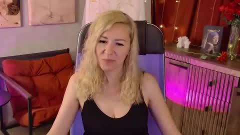 Donna online show from June 19, 10:13 pm