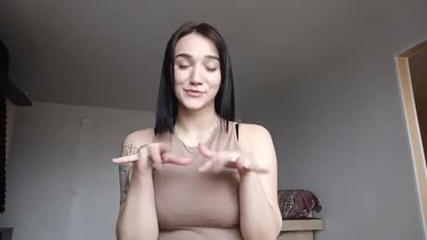 Jacqueline online show from February 21, 8:04 am