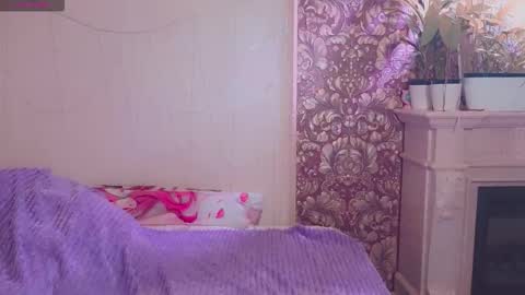 Angie online show from November 10, 11:55 pm