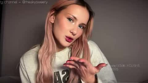 Lana  Eva  dont forget to give us a thumb up online show from December 20, 9:02 am