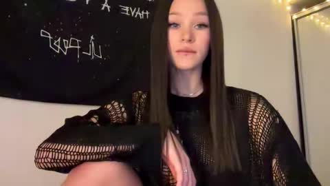 MOLLYYYY dont forget to give me a thumb up online show from October 30, 5:32 am