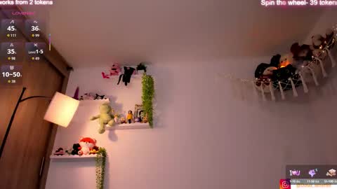 VickyHelp me to reach 300 thumbs up online show from September 25, 11:31 am